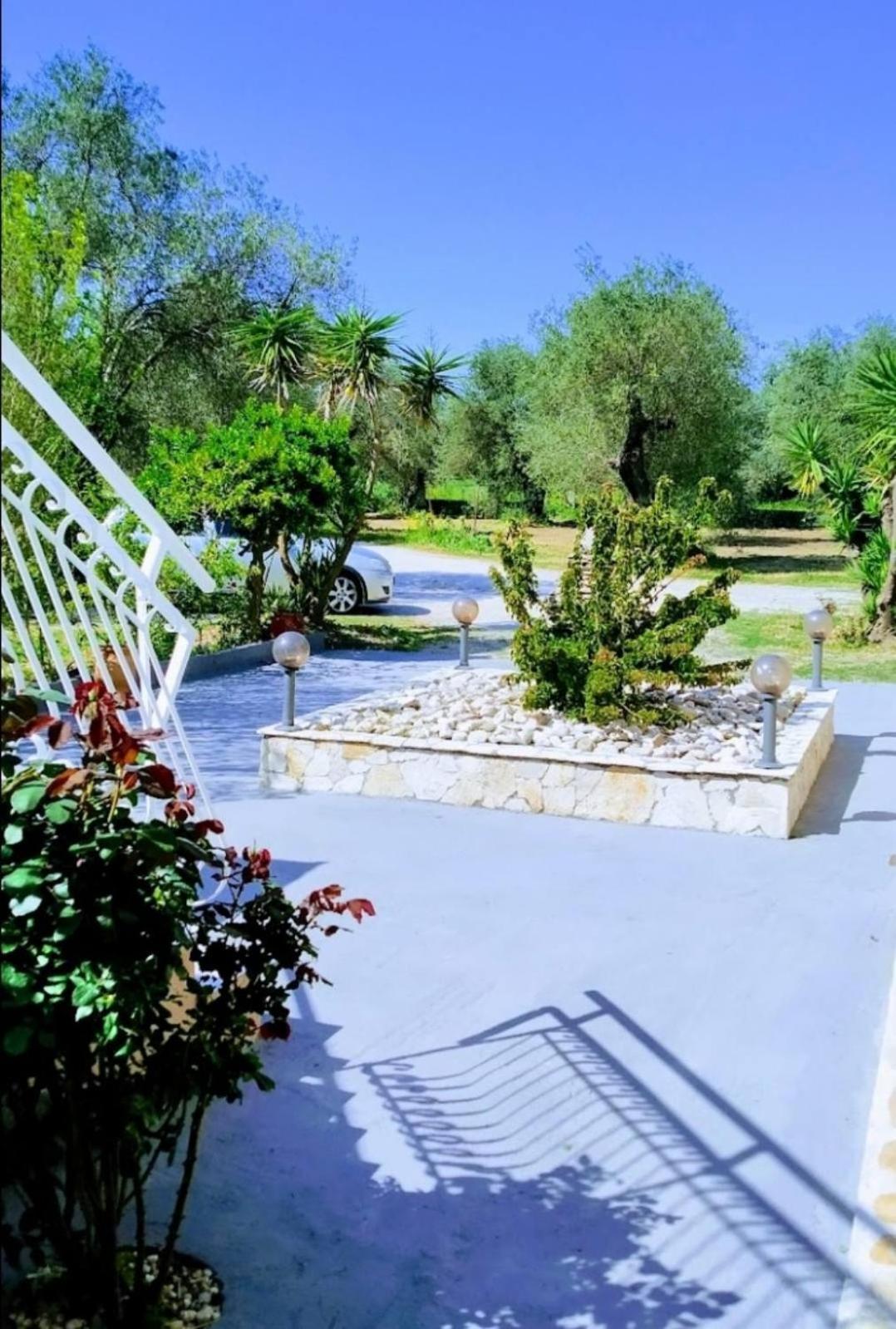 Trousas Apartments Roda  Luaran gambar