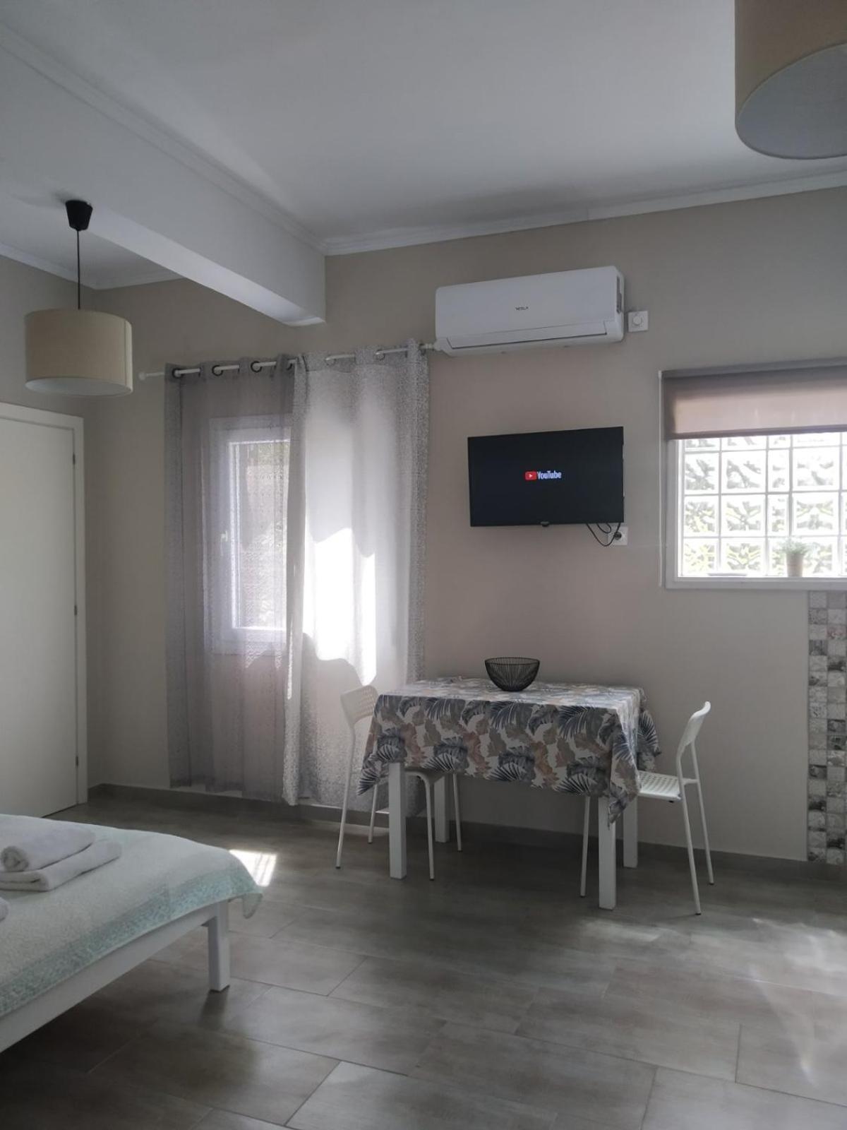 Trousas Apartments Roda  Luaran gambar