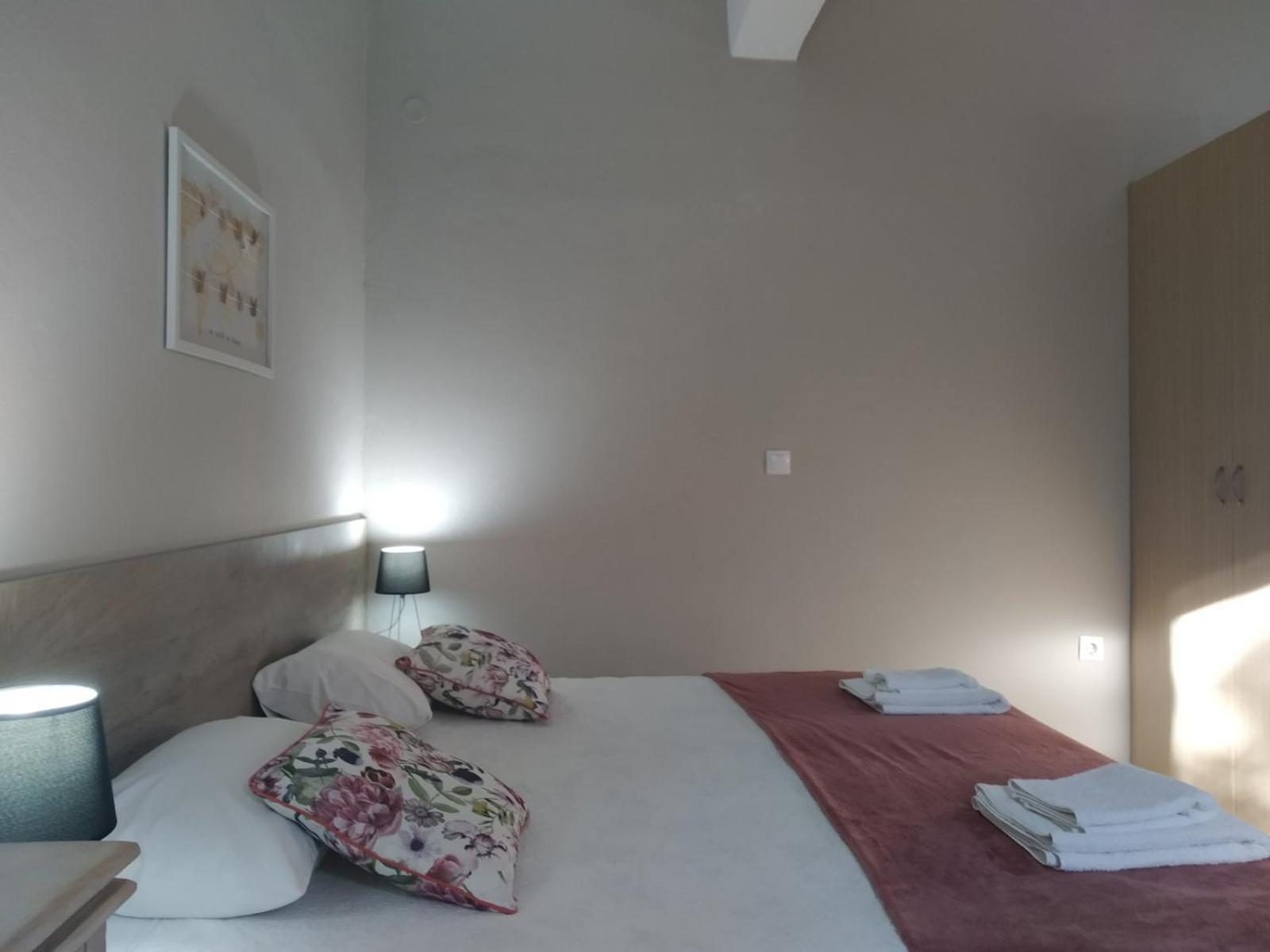 Trousas Apartments Roda  Luaran gambar