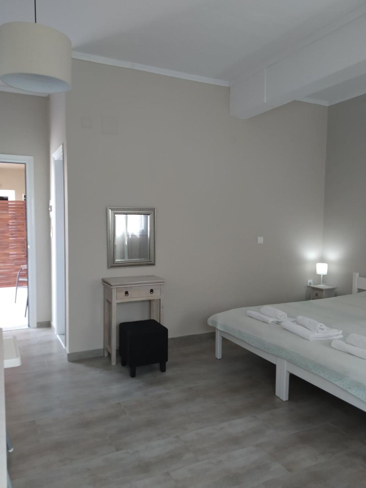 Trousas Apartments Roda  Luaran gambar
