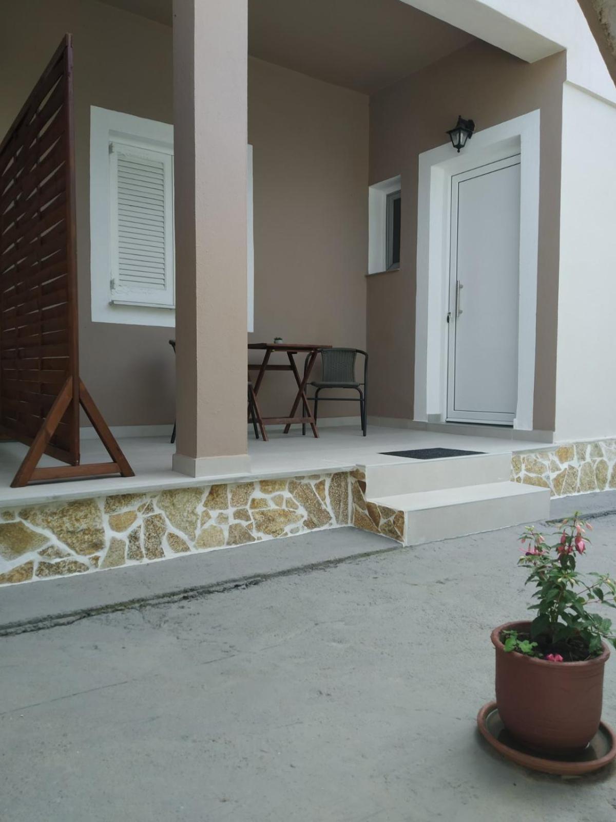 Trousas Apartments Roda  Luaran gambar