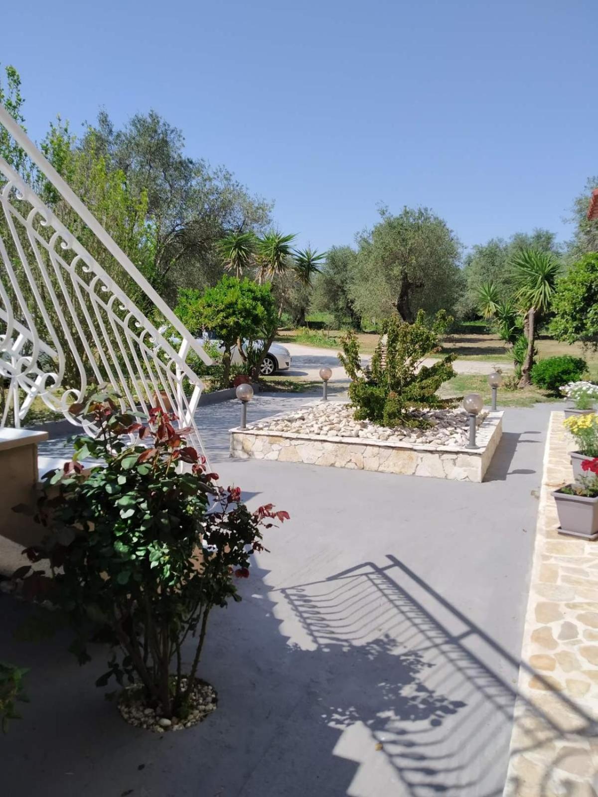 Trousas Apartments Roda  Luaran gambar