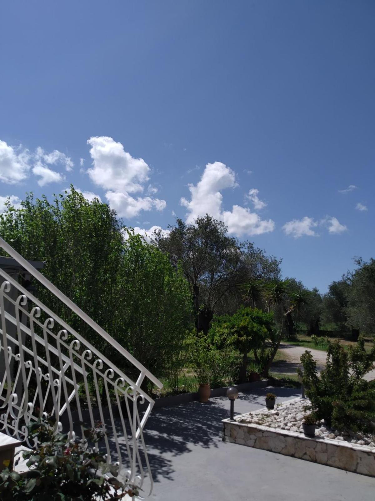 Trousas Apartments Roda  Luaran gambar