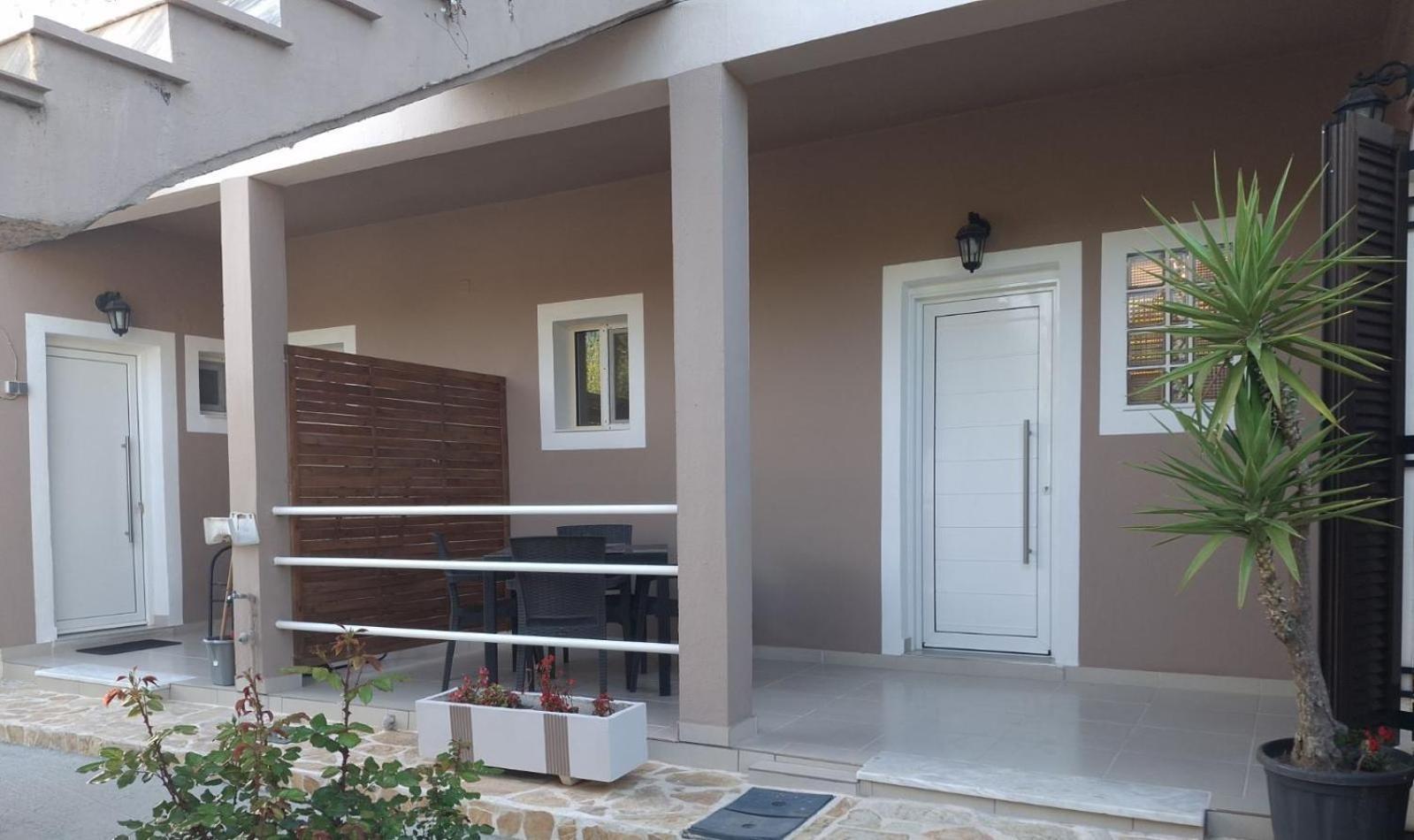 Trousas Apartments Roda  Luaran gambar